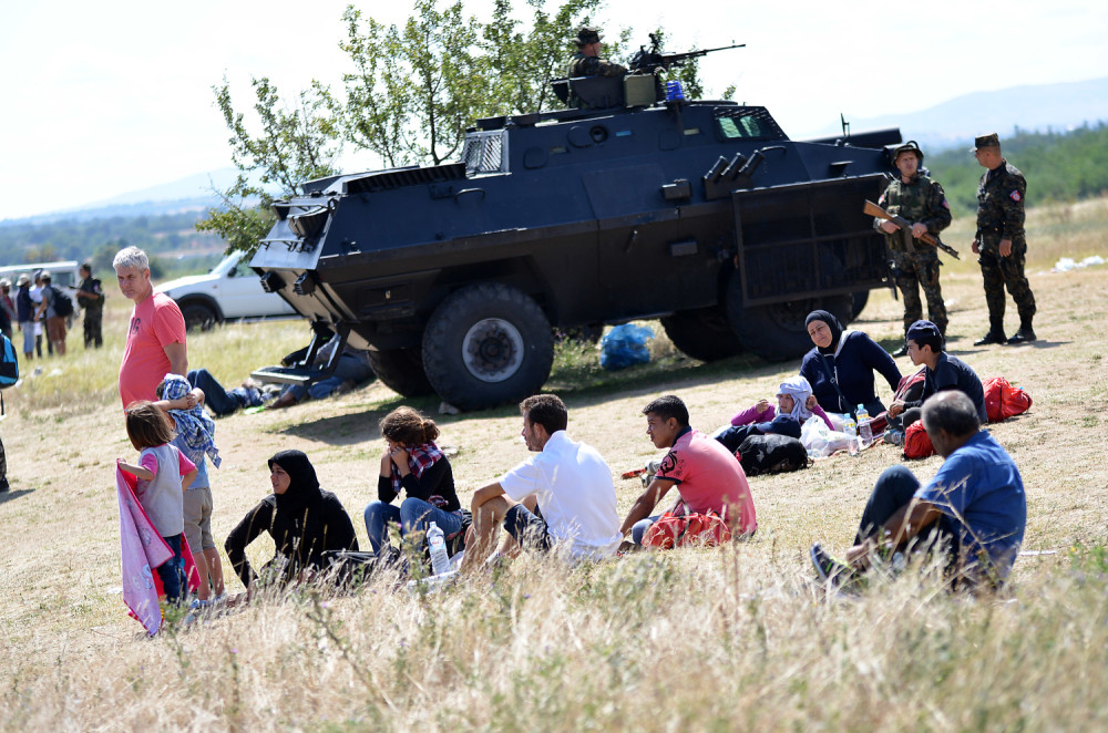 Oko 3.000 migranata iz Đevđelije na granici sa Srbijom (FOTO)