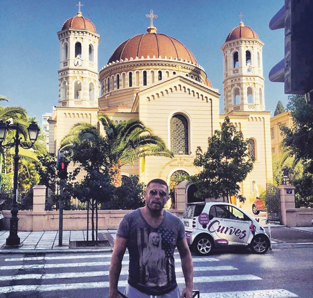 Ćemo istukao koleginicu?!