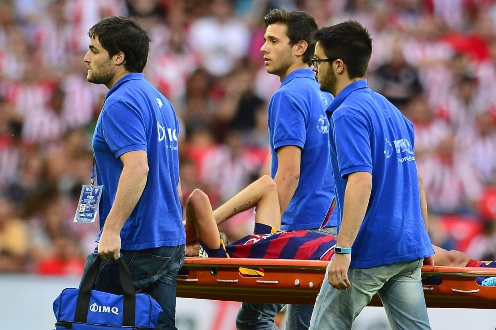 Alveš pauzira mesec dana, lakša povreda Busketsa