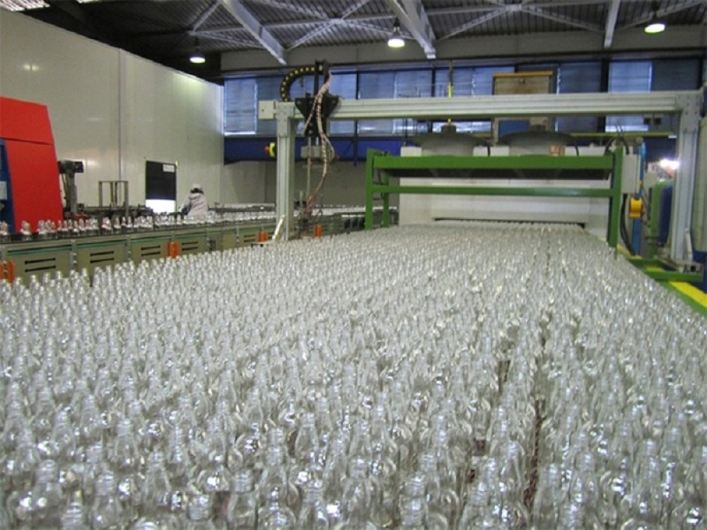 Momci napravili hit od staklenih flaša!