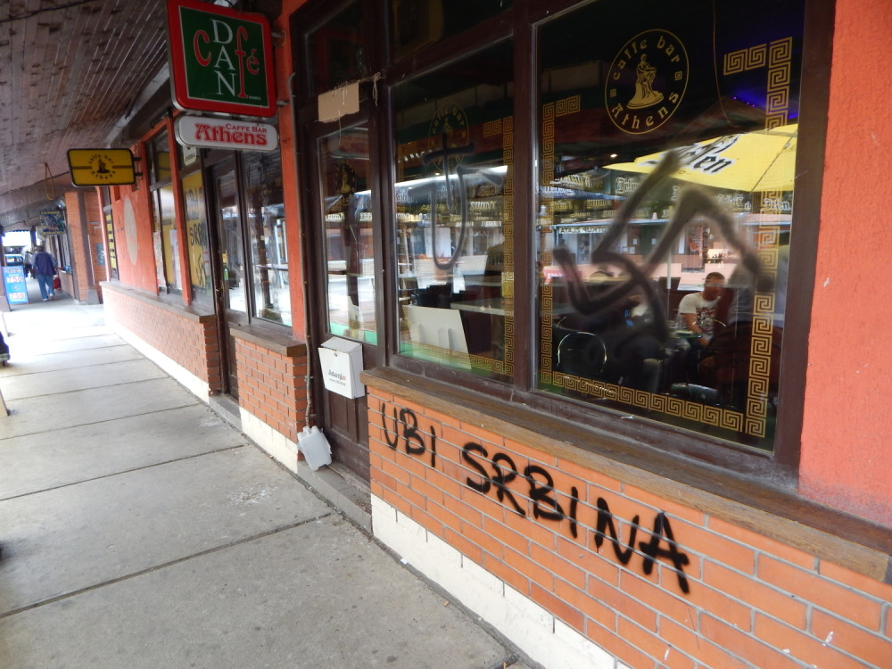 Ustaški grafiti i pretnje Srbima u Vukovaru! (FOTO)