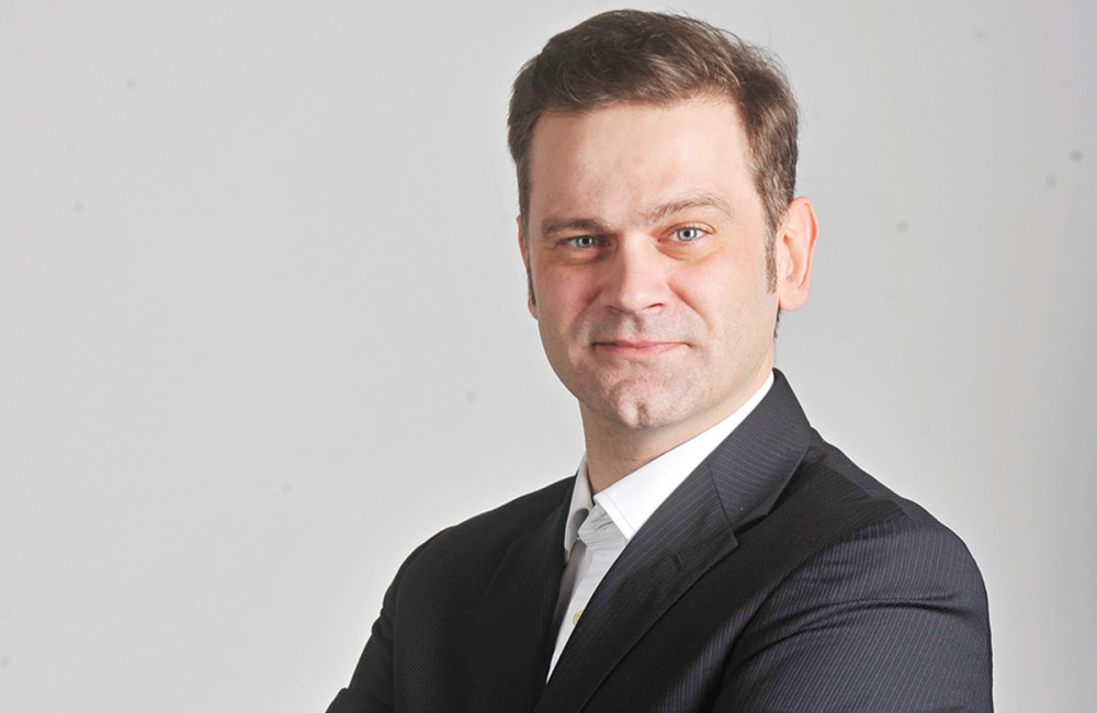 Stefanović na Tviteru zaratio sa DS