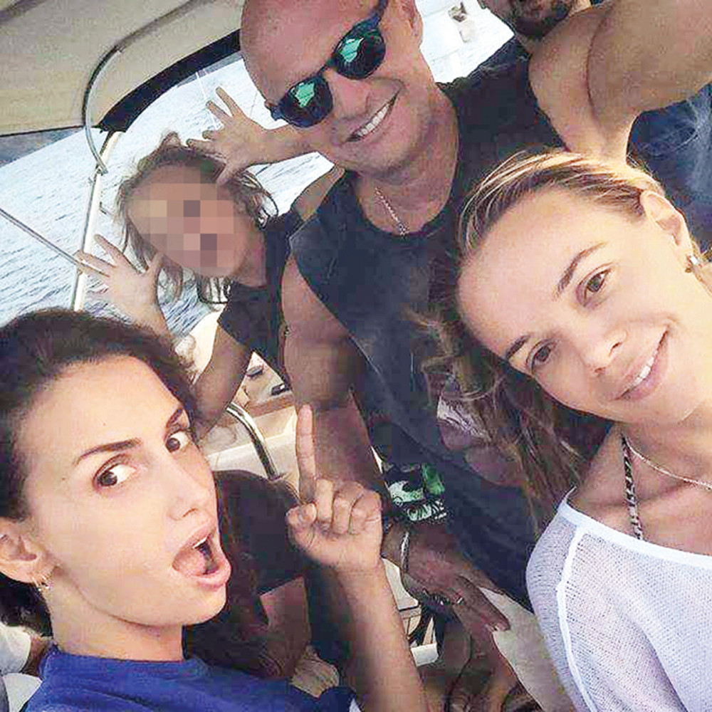 Emina i Mili uživaju na jahti