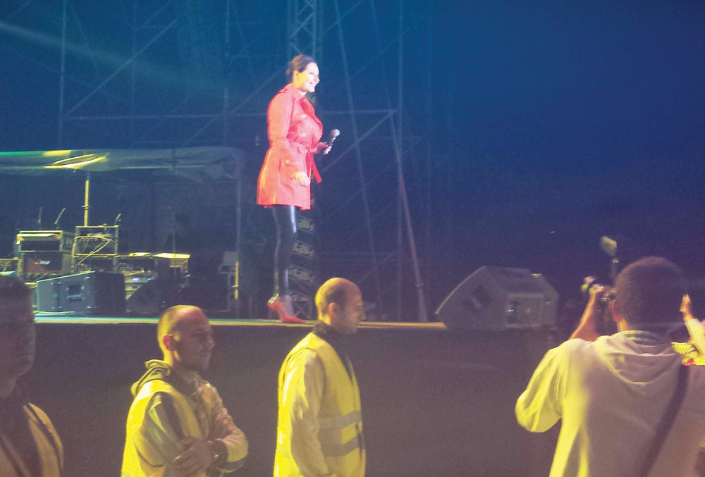 Ceca poklonila svoju ogrlicu fanovima