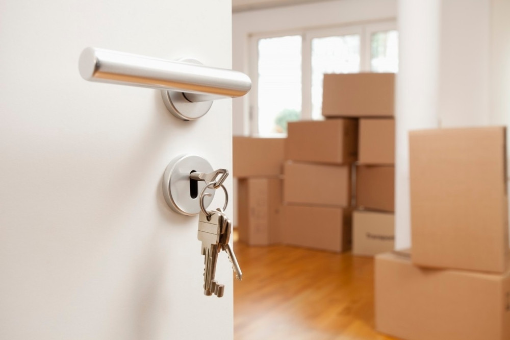 Izbacili iz kuće šestočlanu porodicu, kako bi uselili naslednike