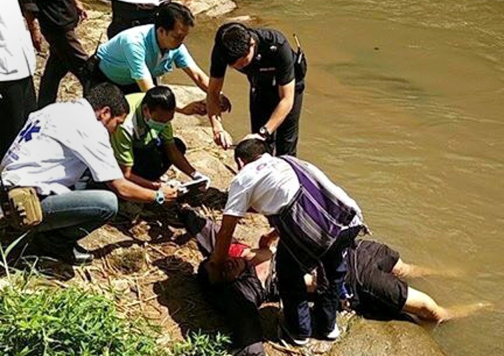 Slon ubio vodiča i otrčao noseći troje turista na leđima!