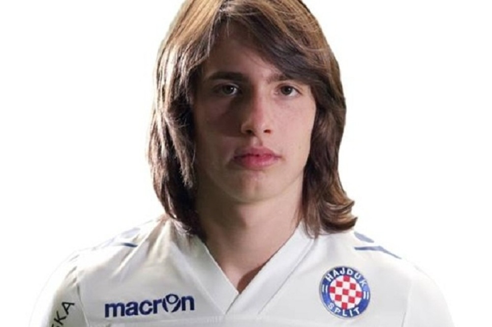 Otac igrača Hajduka izbačen sa stadiona jer je mobilnim gađao klupu! (VIDEO)