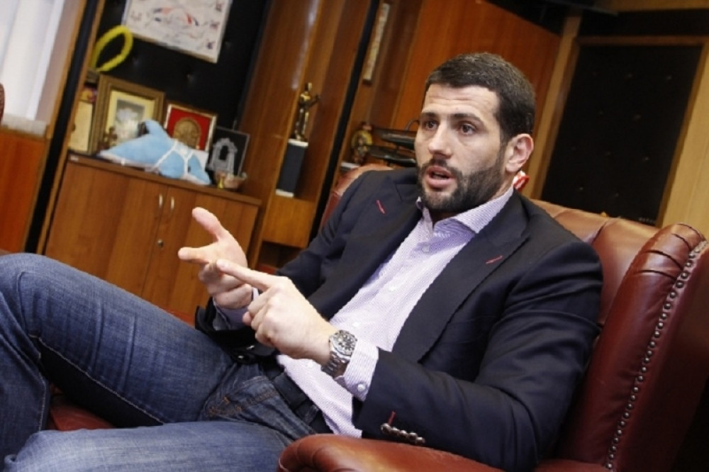 Neka se grle Peđa i Krle!