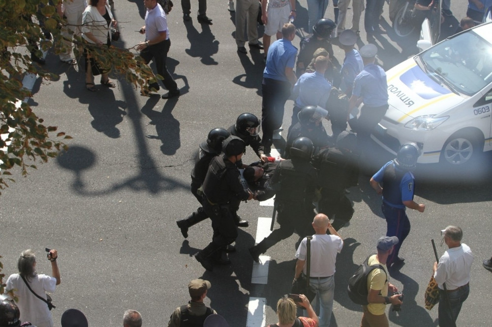 Trojica policajaca podlegla povredama (FOTO)