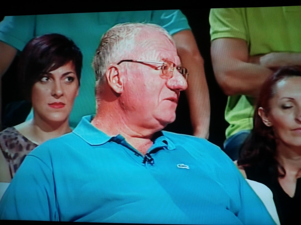 Šešelj pobesneo na Šarovića