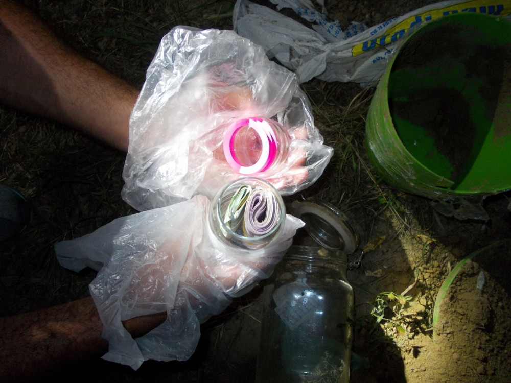 Policija zaplenila novac i drogu (FOTO)