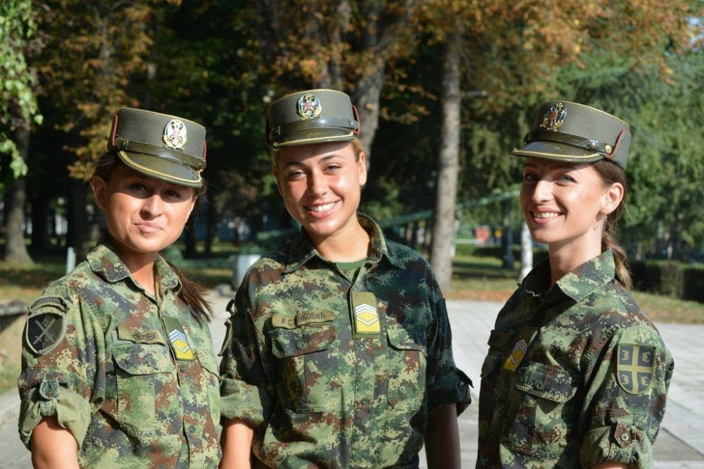 Pozdravite Vojsku ispred Skupštine