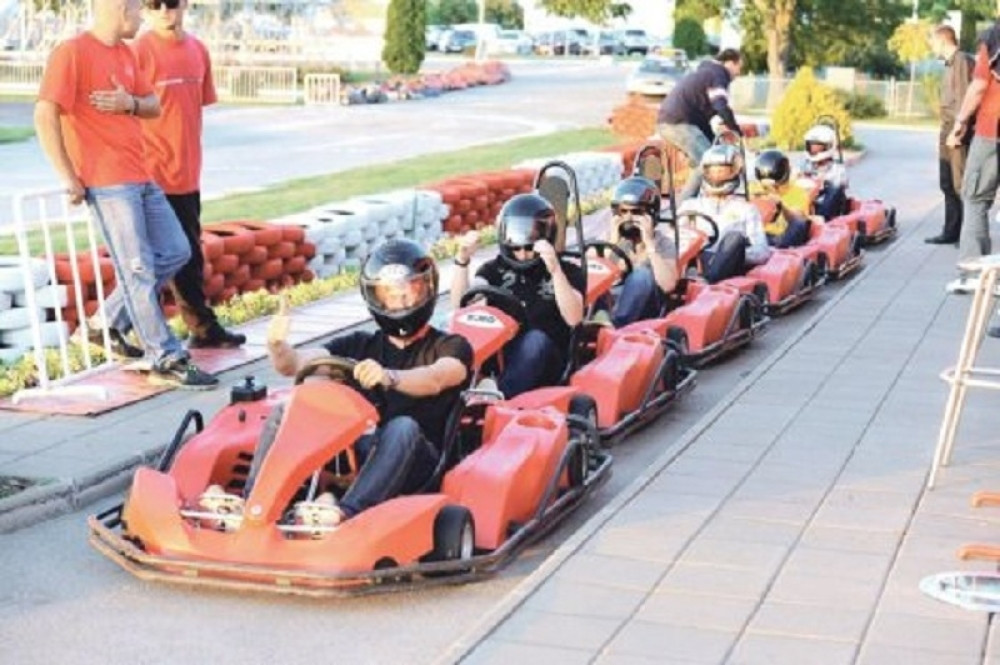 Karting vožnja za siromašne mališane!
