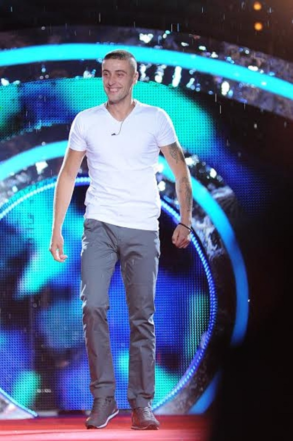 Izbačen Aleksandar! (FOTO)