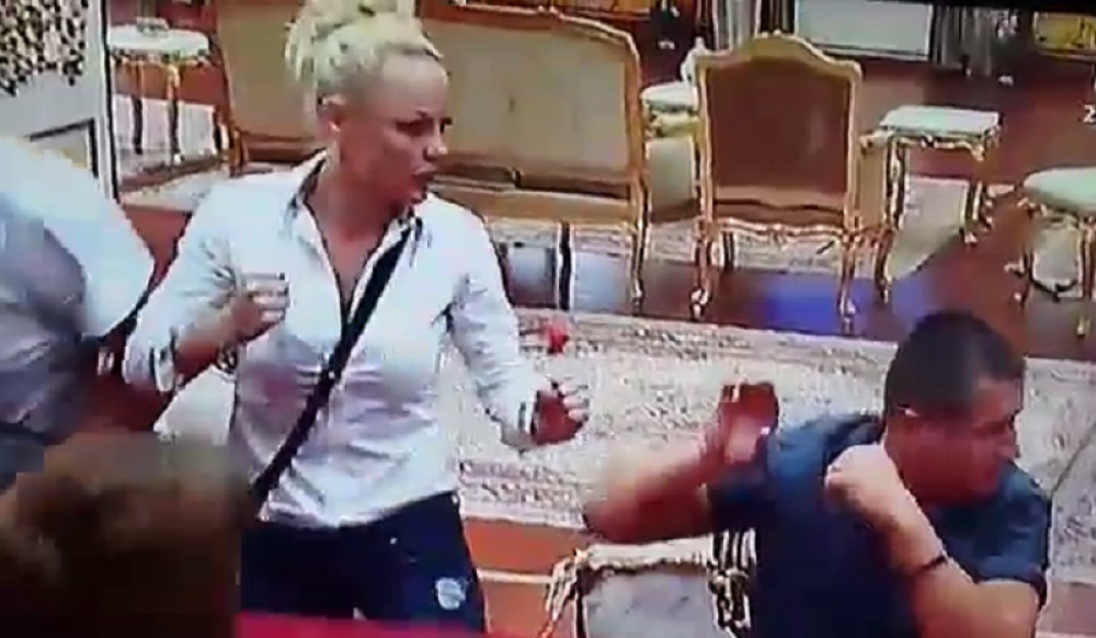 Evo kako je Slađa razbila nos Marku! (VIDEO)