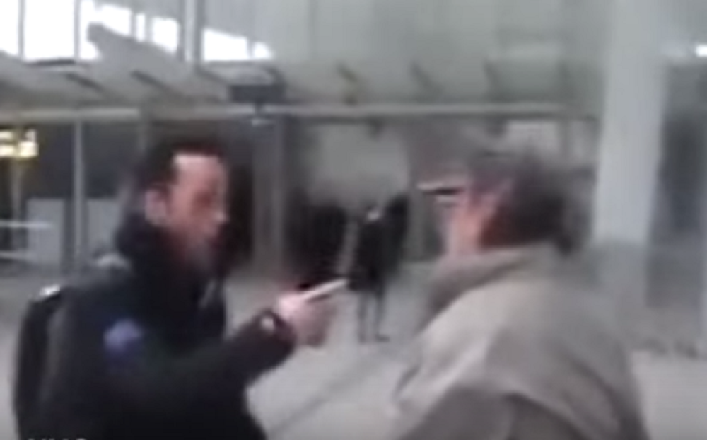 "Prljavi pedofilu! Policajci, hvatajte ga!" (VIDEO)