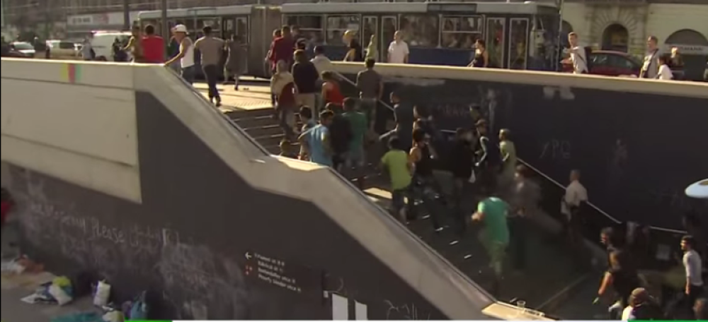 Zaključali su nas u hotel, gledali smo izbeglice kroz prozor!