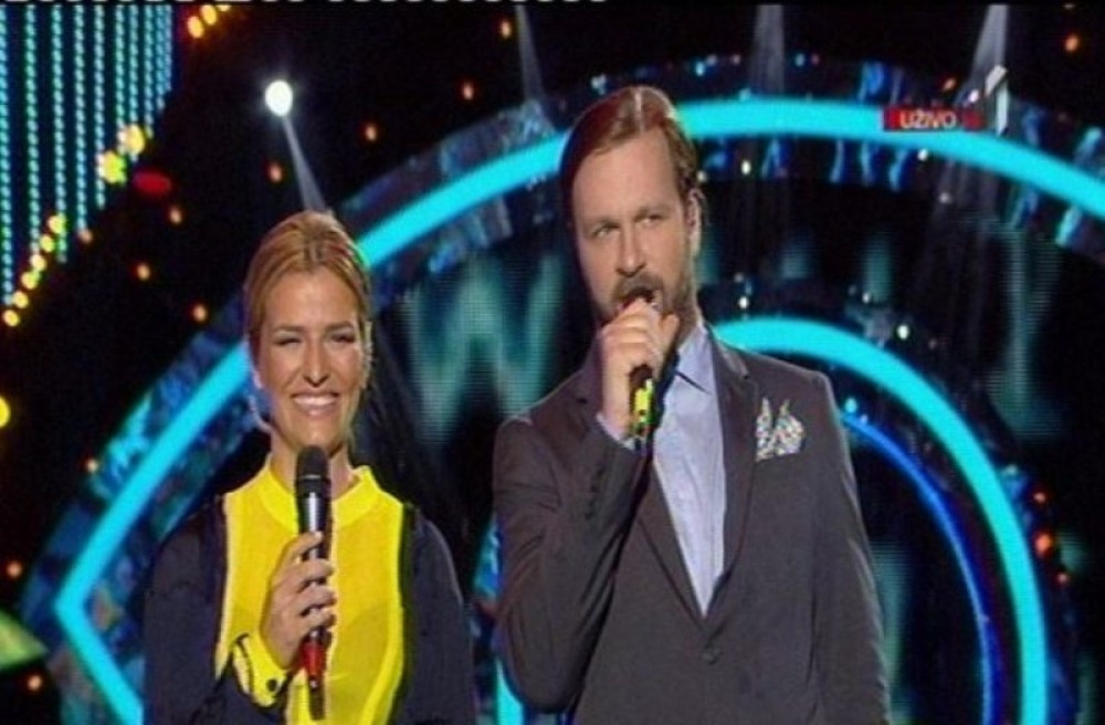 Voditeljka Antonija Blaće pleni svojim izgledom, a njena sestra je 8 GODINA MLAĐA od nje, udata je i evo kako izgleda! (FOTO)