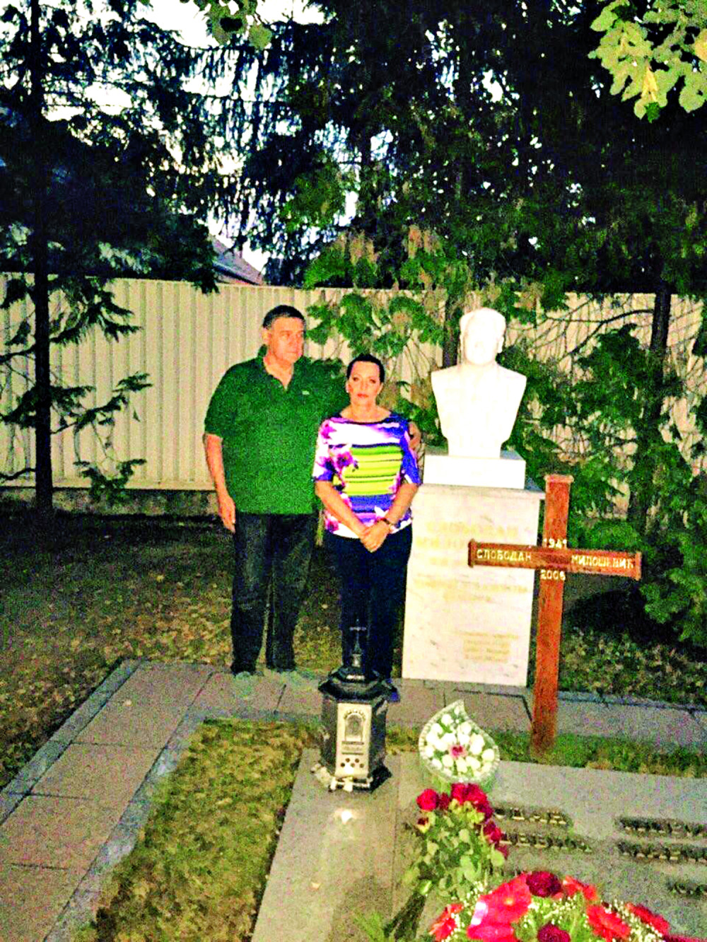 Mrka i Bekuta posetili Miloševićev grob