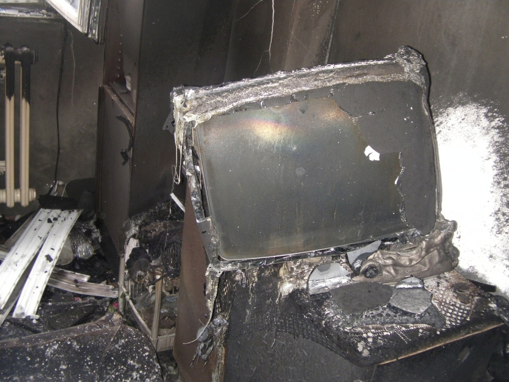 Televizor im zapalio stan