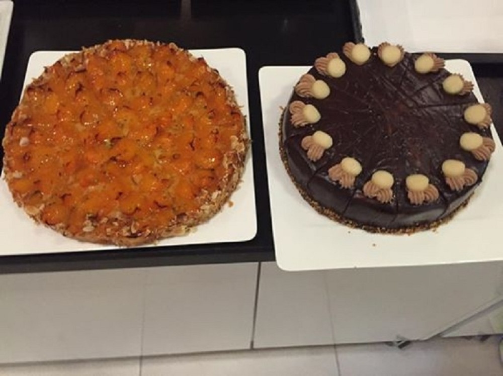 Vučić poslao torte košarkašima! (FOTO)
