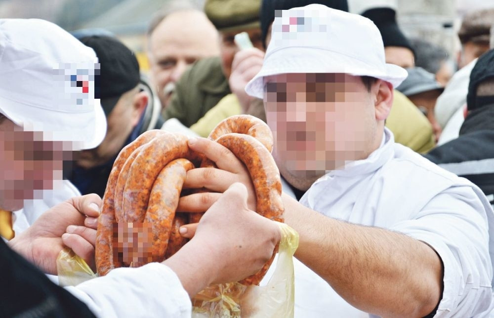 Mesar ubio prijatelja kobasicom?!