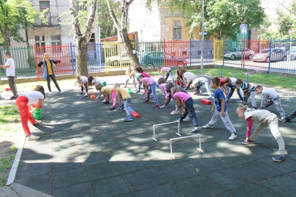 Socijalni radnici prodavali decu za 23.000 dolara