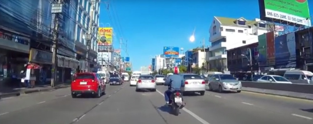 Ogroman meteor nad Bangkokom! (VIDEO)