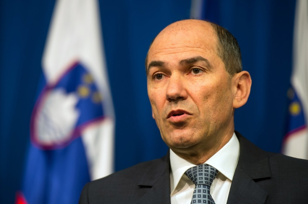 Janša bi mogao da traži odštetu od milion evra