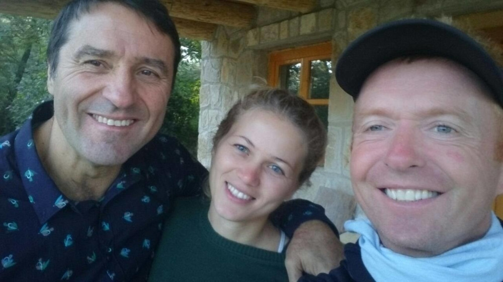 Hodajući za srpsku decu, Mark stigao do Bajine Bašte! (FOTO)