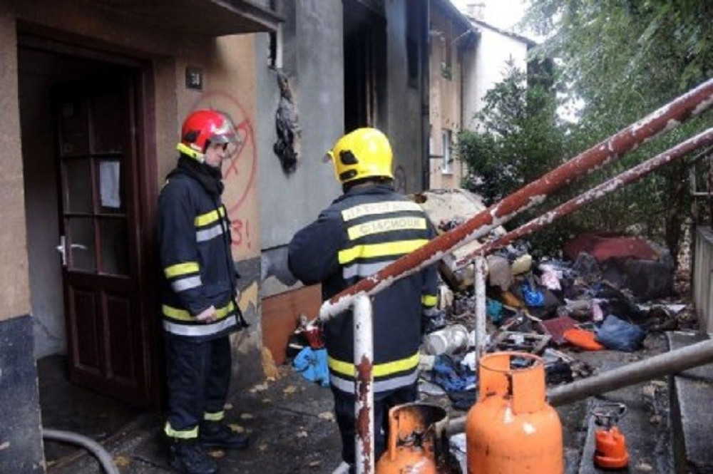 Vatrogasci u poslednjoj sekundi spasli čitavu zgradu!