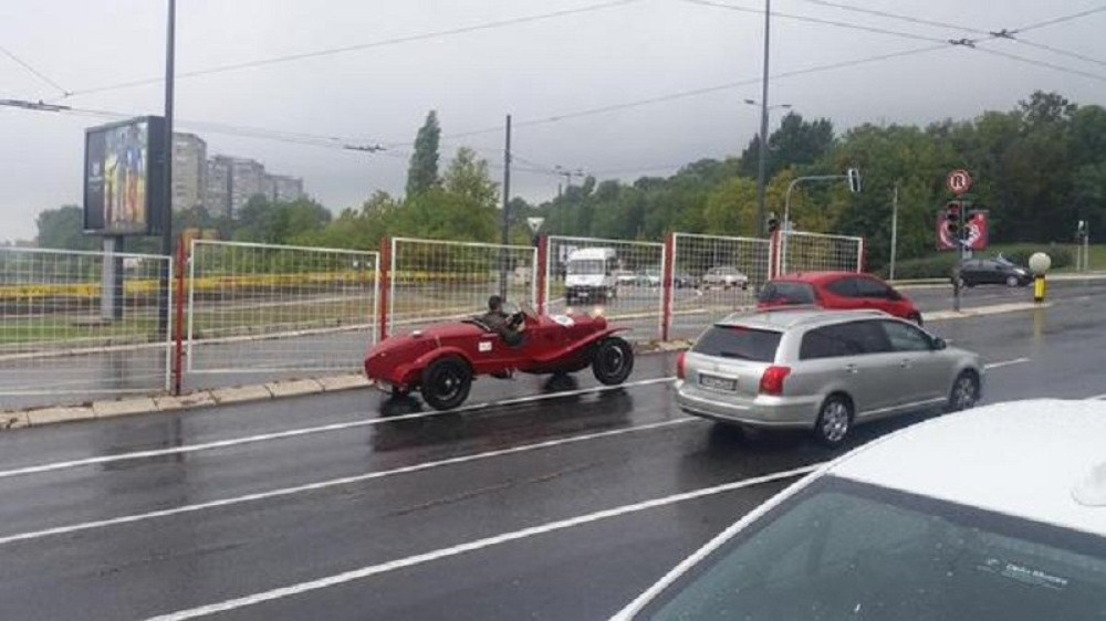 U kabrioletu na kiši po Beogradu!