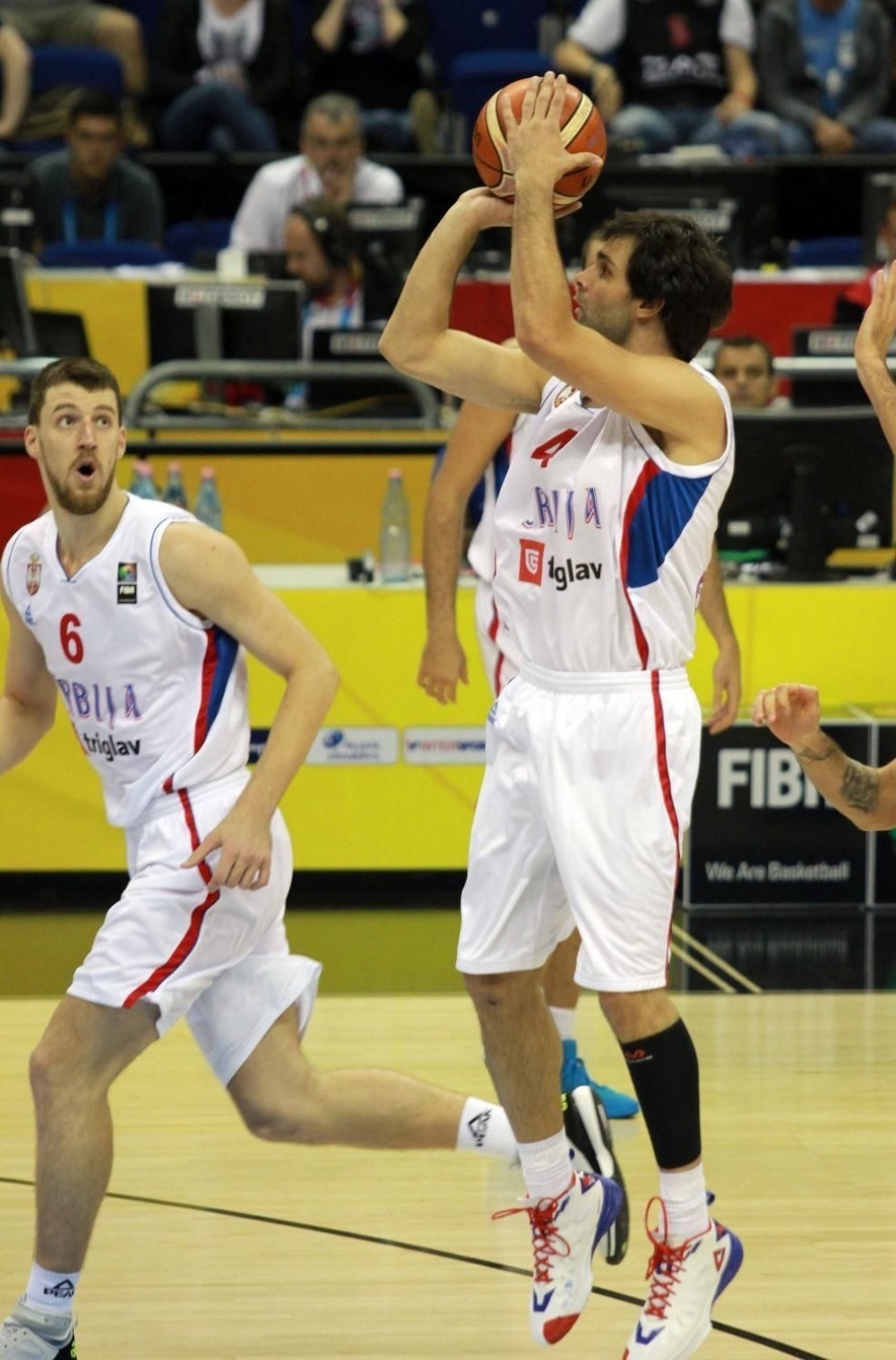 Mnogo smo jaki: Ples Tea i “orlova” za prvo mesto u grupi!