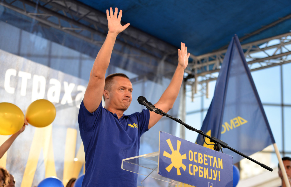 Pajtić: Olovke će biti baklje koje će osvetliti Srbiju