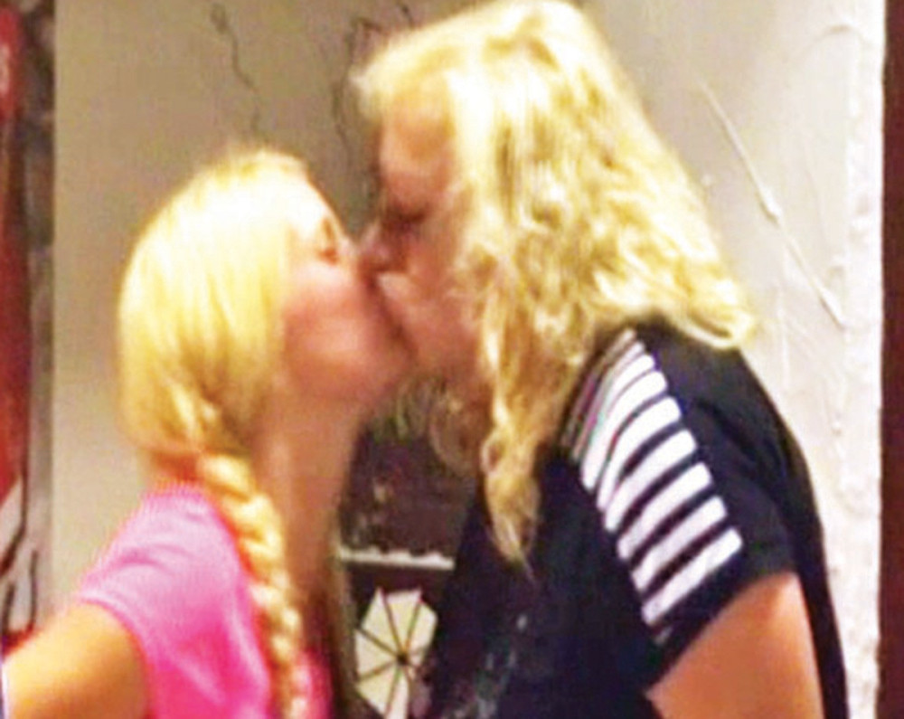 Ne biraju s kim se ližu!