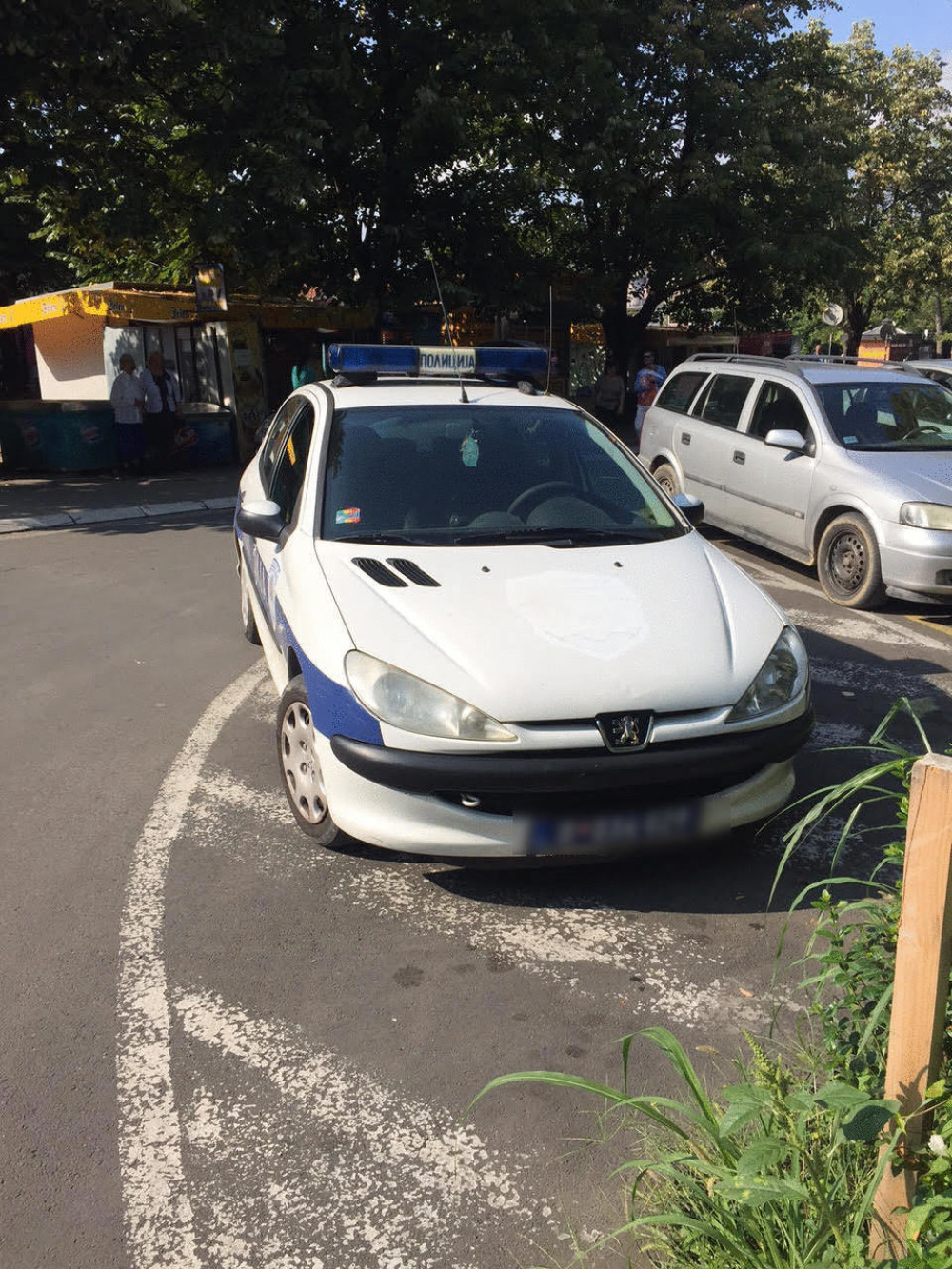 Pijani policajci izazvali udes i pobegli?!