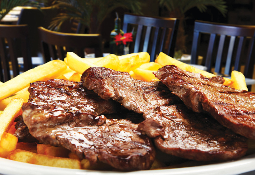 Slasni svinjski vrat sa krompirom iz rerne, recept za velike ljubitelje dobre hrane!