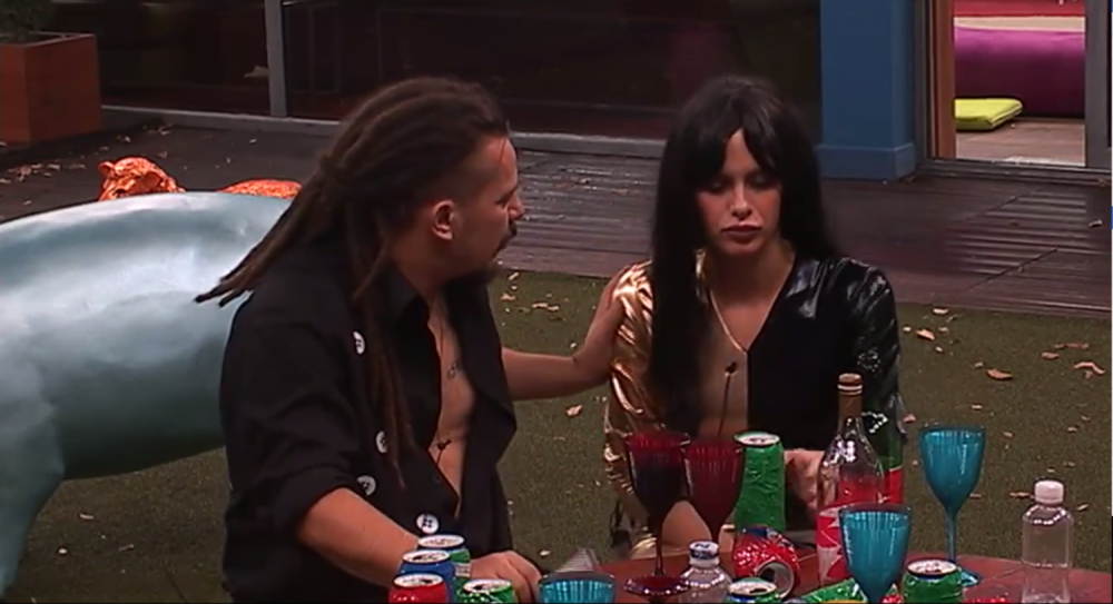 Luća mrtav pijan spopadao Tinu, pa povratio! (VIDEO)