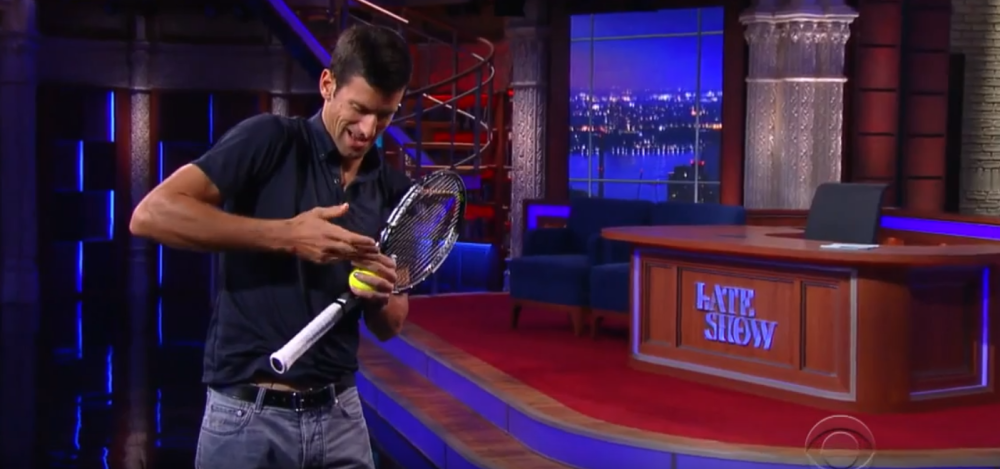 Nole jedva skinuo burmu pred kamerama!