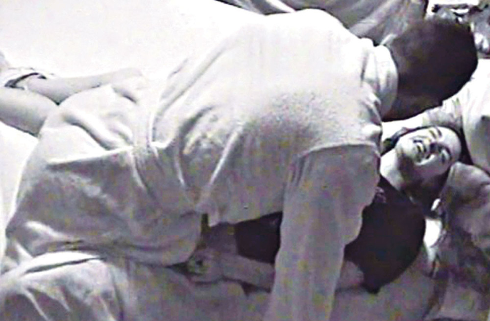 Stefani i Đorđe planiraju seks pred Stefaninom majkom!