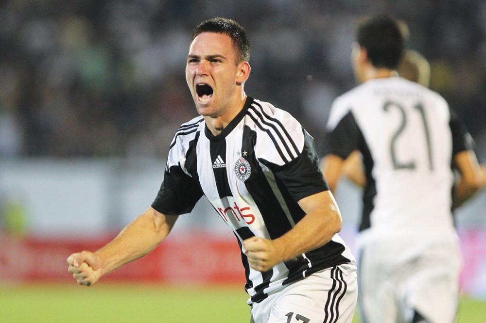 Partizan radi mom sinu iza leđa, tužiću ih!