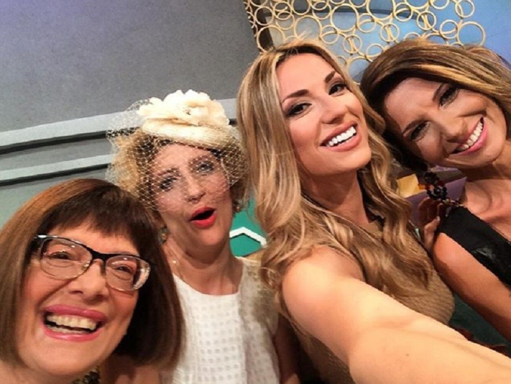 Sanja ugostila Maju Gojković i Isidoru Bjelicu! (VIDEO)