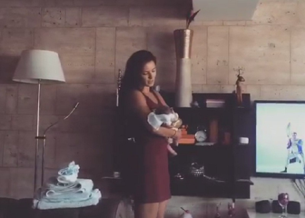 Kolarova bivša pokazala njihovu bebu! (VIDEO)