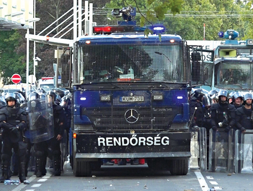 Tunišani pokušali da ilegalno uđu u Mađarsku! Kad su prešli graničnu liniju usledila je potera