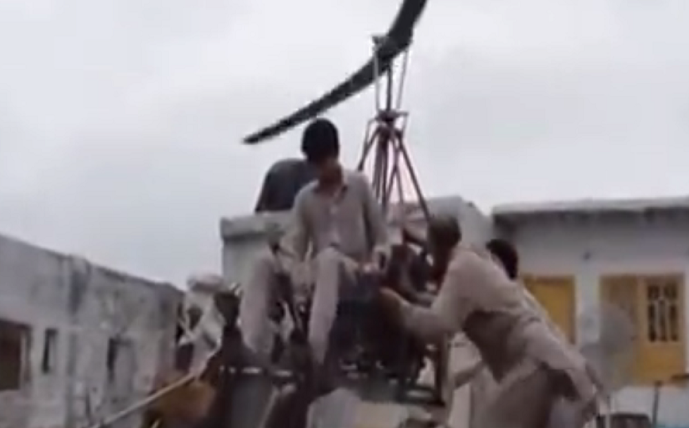 URNEBESNO~Napravio helikopter u dvorištu