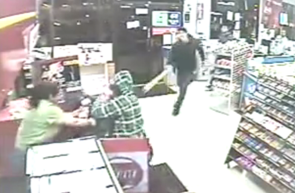 Invalid u kolicima sprečio pljačku (VIDEO)