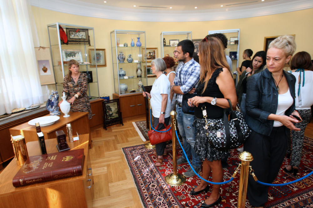 Srpski premijer poklone ne nosi kući