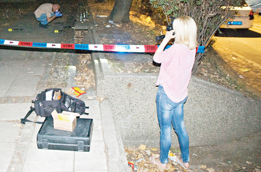 Čovek sa poternice hteo da upuca prolaznika