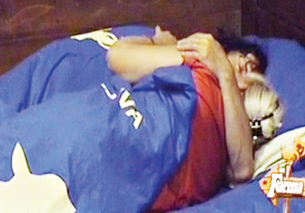 Milići se seksali na žurki! (VIDEO)