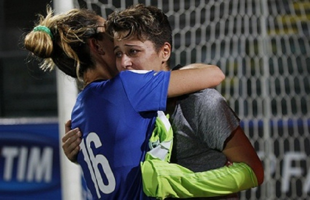 Prvo ju je izbušila, a onda tešila!